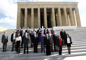 Doğru Parti den Anıtkabir Ziyareti