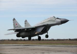 Moskova’da savaş uçağı düştü