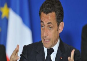 SARKOZY, SEÇİMLERDE YENİDEN ADAY!