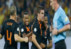 HOLLANDA, ROMANYA YI BÜKREŞ TE  EZDİ 4-1