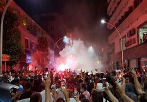 Trabzon da Coşkulu Final Kutlaması