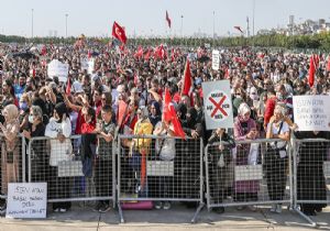 Aşı karşıtları İstanbul da toplandı
