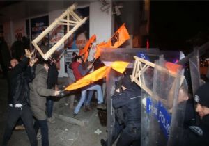 GÖKÇEK İN SEÇİM BÜROSUNA PROTESTO