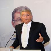 BAYKAL:  “ATATÜRK DİKTATÖR DEĞİLDİ”