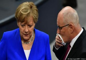 Almanya da Merkel e Şok