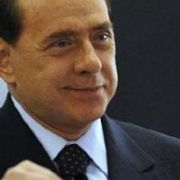 BERLUSCONİ, MİLAN BAŞKANLIĞINI BIRAKIYOR