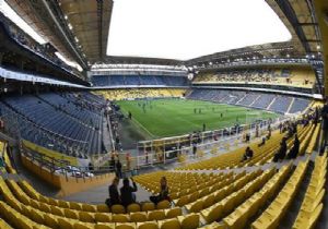 Fenerbahçe Boş Tribünlere Oynadı 