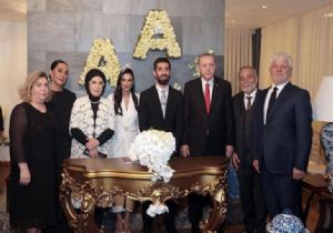 Erdoğan Arda Turan ın Nikah Şahidi Oldu