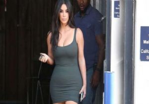 Kim Kardashian Banyo Pozuyla Rezil Oldu