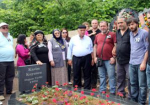 KAZIMZ KOYUNCU MEZARI BAŞINDA ANILDI