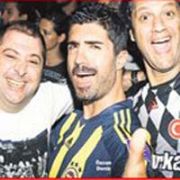 ÖZCAN DENİZ, SANAT İÇİN FENERBAHÇELİ OLDU!