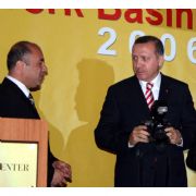  FOTO MUHABİRLERİ HER AN ÖLÜMLE BURUN BURUNA 