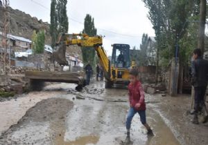 Sarıkamış İlçesini de Sel Vurdu