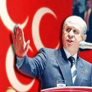 BAHÇELİ, BÜYÜKANIT I ELEŞTİRENLERLE AYNI FİKİRDE DEĞİL