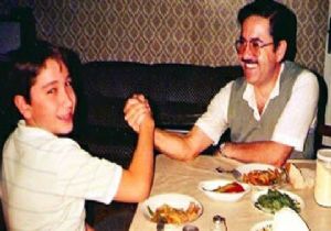 Mustafa Akyol dan Babasına Destek