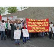 BU HABER, TV VE GAZETELERDE ÇIKMAZ...  COCA COLA  DA,  İŞÇİ KIYIMINA SON  EYLEMİ...