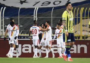 Kadıköy de Fenerbahçe ye Göztepe Darbes