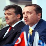 ARAFAT IN  CENAZE TÖRENİNE ERDOĞAN VE GÜL KATILIYOR,