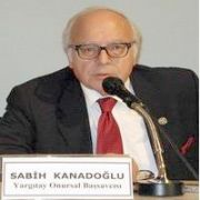 KANADOĞLU: MAHKEME TÜRBANI ŞEKİL YÖNÜNDEN İPTAL ETTİ 