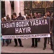 KARADENİZLİ İSYAN ETTİ: SİZ YAPIN BİZ YIKARIZ 