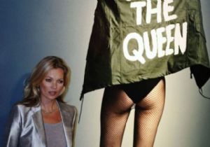 KATE MOSS  AÇIK ARTTIRMADA!