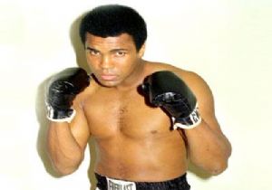 BOKS EFSANESİ MUHAMMED ALİ ÖLÜYOR!