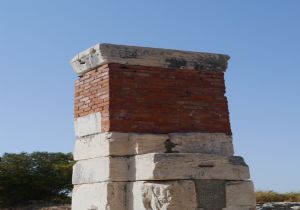 Efes Antik Kentinde Restorasyon Skandalı