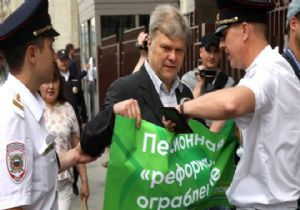 Rusya da Emeklilik Yaşı Protestosu