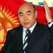 NAZARBAYEV, AKAYEV İ  ZAYIFLIKLA  SUÇLADI