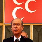 BAHÇELİ: SİYASET BAŞÖRTÜSÜNDEN ELİNİ ÇEKMELİDİR 