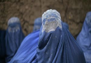 Afganistan da Burka Fiyatları Patladı