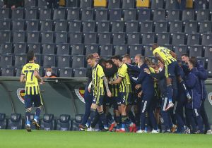 Fenerbahçe Liderin Ensesinde 3-1