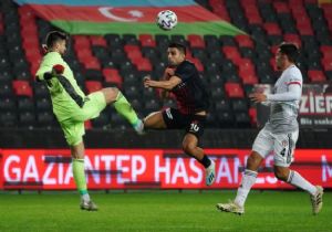 Gaziantep,Beşiktaş ı Fena Dağıttı 3-1