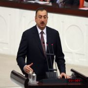 İLHAM ALİYEV, MECLİS TE AYAKTA ALKIŞLANDI