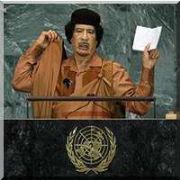 KADDAFİ BM Yİ YERDEN YERE VURDU