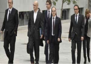 Katalonya da 8 bakan tutuklandı