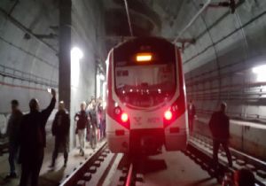 Marmaray, Raydan Çıktı!