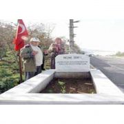 ŞEHİT MEZARI ÜZERİNDEN YOL GEÇMESİNE İZİN VERMEDİ