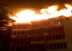 Hindistan da Otel Yangını: 17 Ölü