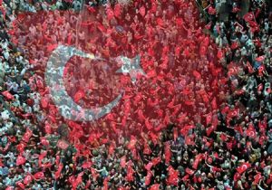 Afrin de Binalara Türk Bayrağı Asıldı