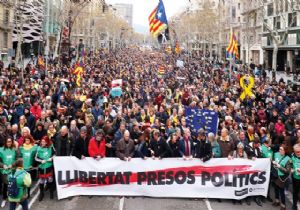 Katalanlar Sokakta
