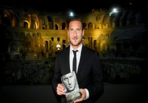 Totti ve Rossi nin Cengiz Ünder Diyaloğu