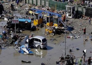 Endonezya da Tsunam Faciası,43 Ölü