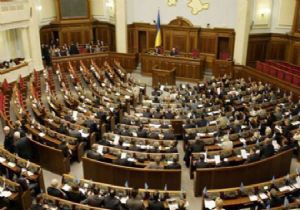 Ukrayna Meclisinden Sıkı Yönetime Onay 