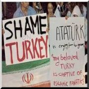 ATATÜRKLÜ PROTESTO