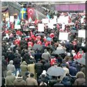 İSVEÇ TE TÜRKLER DEN  SOYKIRIM  PROTESTOSU